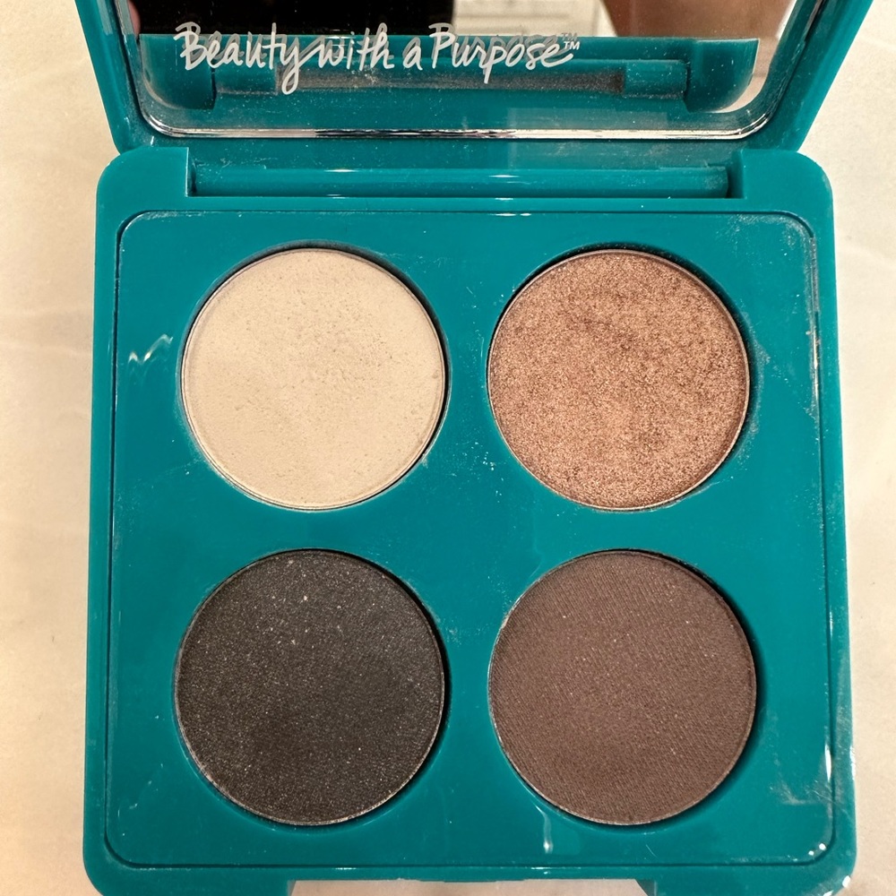 Thrive causemetics focus eyeshadow palette no. 2